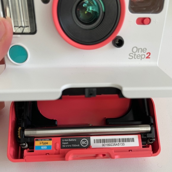 SOLD Polaroid Originals Onestep 2 VF Camera - Picture 3 of 3